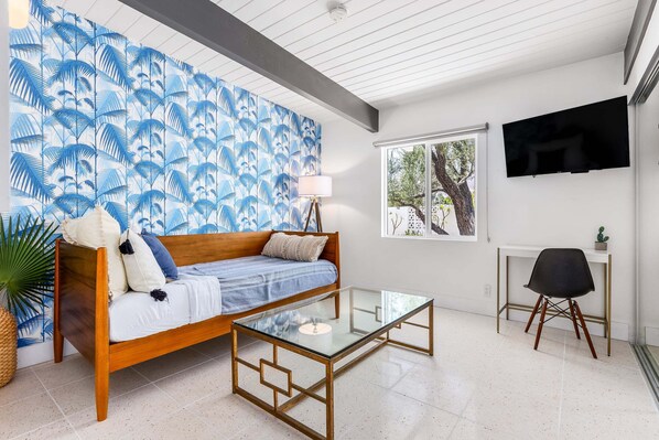 4 bedrooms, desk, iron/ironing board, free WiFi