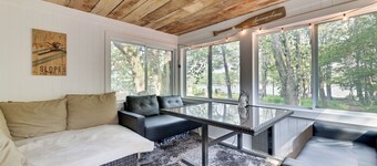 Lakefront Ski Chalet w/ year-round Hot Tub near Camelback