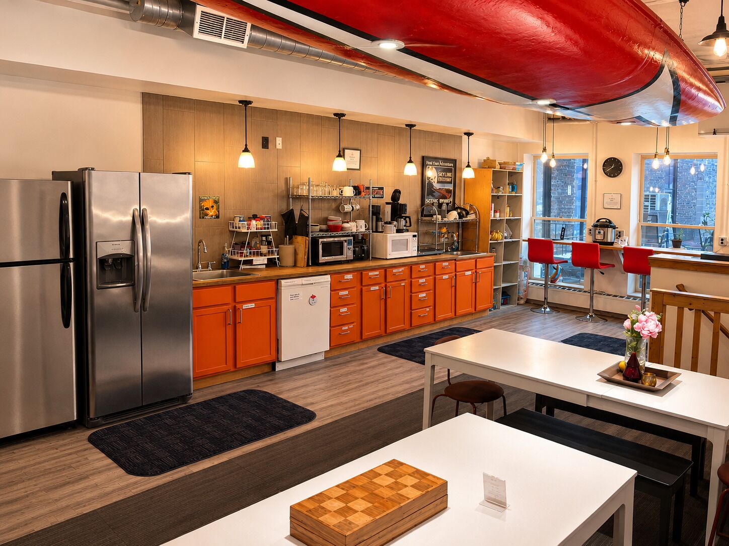 Full-sized fridge, microwave, oven, stovetop