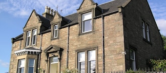 Renovated Victorian stone villa in the Riverside Conservation Area