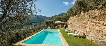 House with private pool and stunning panoramic views 20km from Pisa, Lucca, sea