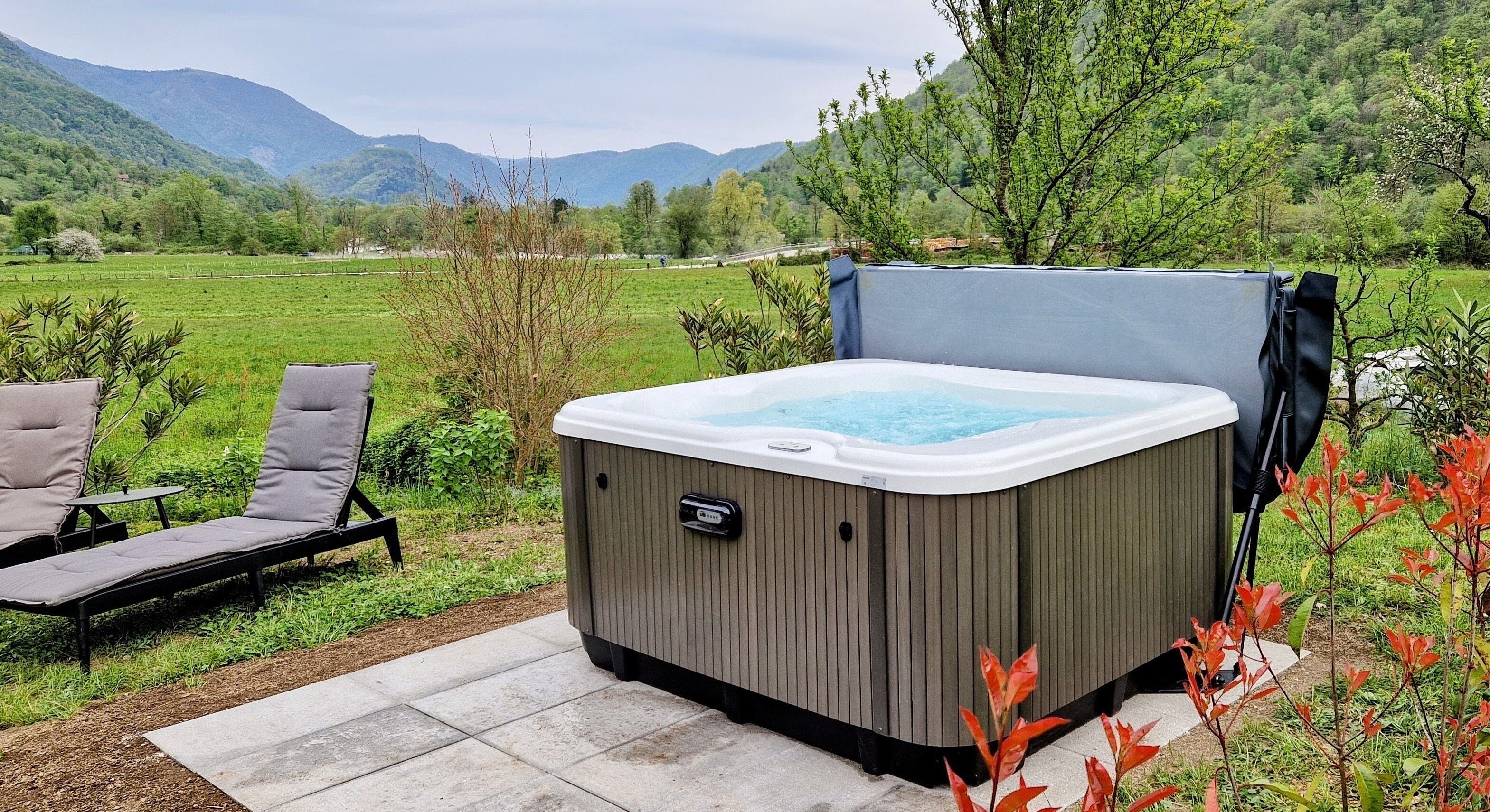 مغطس سبا خارجي