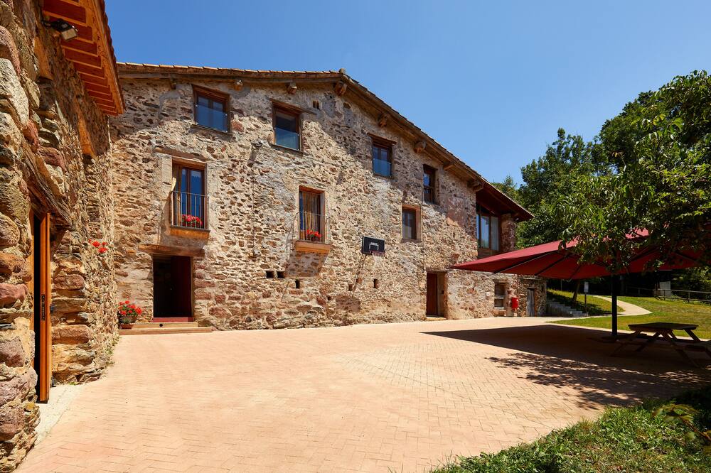 Self catering Mas Can Soler for 6 people