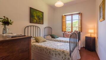 6 Schlafzimmer, Bügeleisen/Bügelbrett, kostenloses WLAN, Bettwäsche