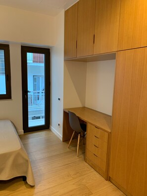 3 dormitorios, tabla de planchar con plancha, Internet y ropa de cama