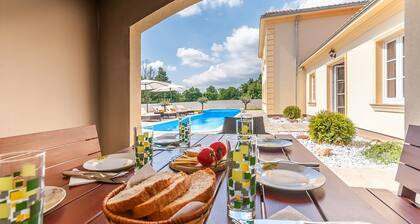 Villa Jakov kaunis huvila 4 makuuhuonetta