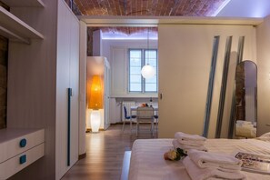 2 slaapkamers, een strijkplank/strijkijzer, wifi, beddengoed
