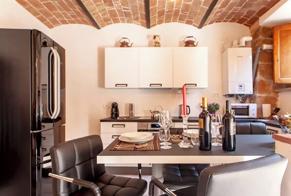 Fridge, microwave, oven, stovetop - Volterra Countryside House (Volterra)