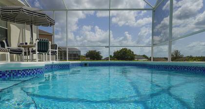 Orlando Executive Villa: 5 Bed Villa overlooking Highlands Reserve with Hot Tub