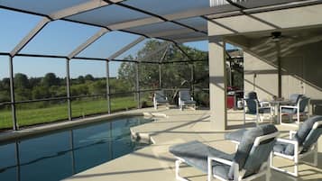 Piscine extérieure, piscine chauffée