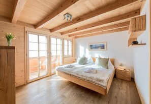 3 bedrooms, iron/ironing board, free WiFi, bed sheets - 5 Star Penthouse Apartment in Chalet Aberot !! (Wengen)