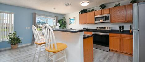 雪櫃、微波爐、焗爐、爐具