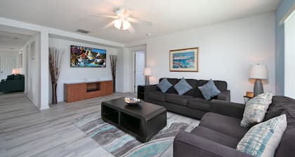 Villa with Private Pool, Games Room, Free Wifi and Lake View