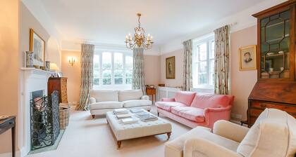 Stunning 5 bed Old Vicarage in West Challow, Oxfordshire (with stable/paddock)