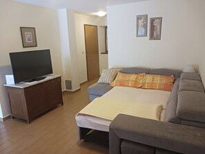 Smart TV, fireplace, stereo - Rustic villa with pool, terrace and great views (Kršan)