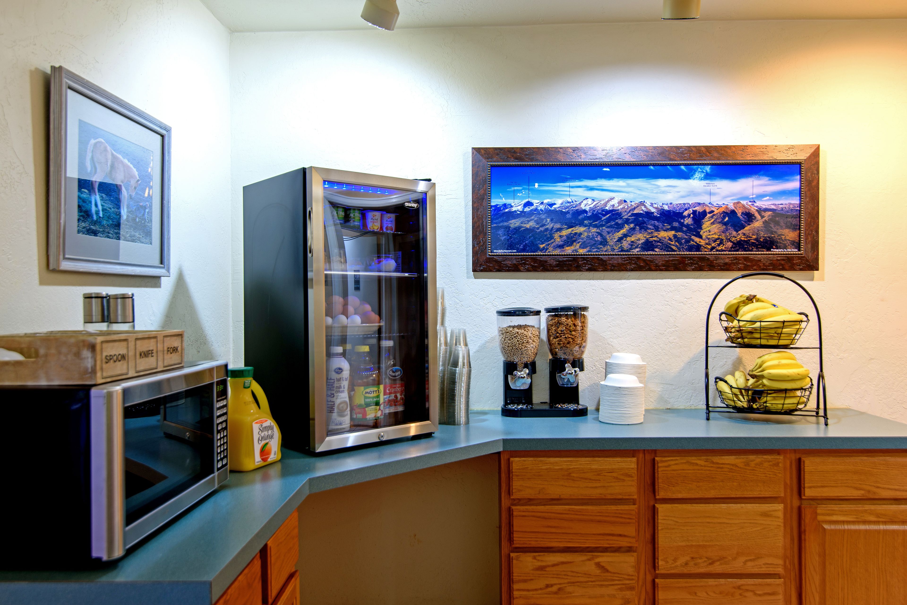 free daily continental breakfast