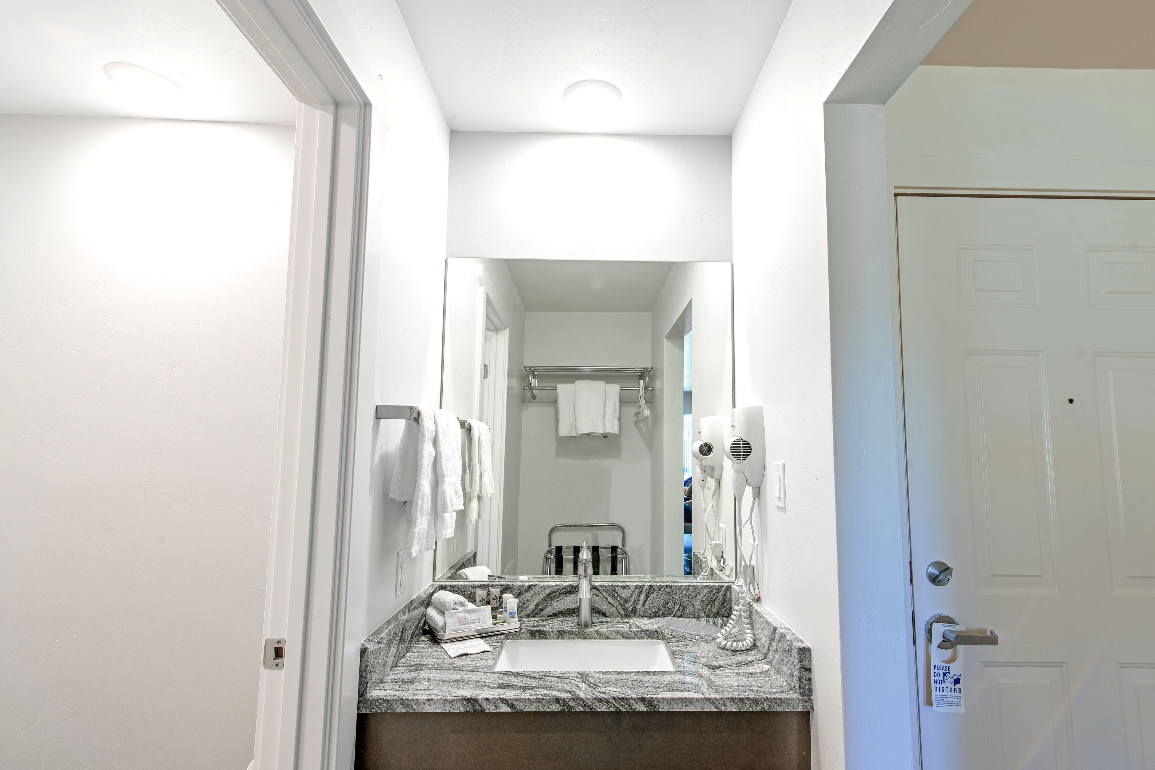 1 bedroom, desk, laptop workspace, cots/infant beds