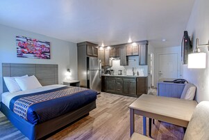 Premium Suite, 1 King Bed, Kitchenette (not pet friendly) | Private kitchenette | Mini-fridge, microwave