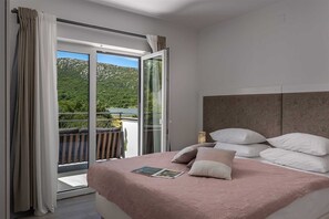 4 habitaciones, tabla de planchar con plancha y wifi gratis 