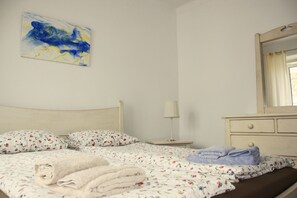 2 soverom, reiseseng for barn, wi-fi (inkludert) og sengetøy