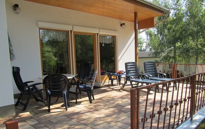 Comfortable holiday home at the Zeulenroda dam / bungalow village Zadelsdorf.