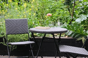 3 Bedroom Luxury House | Terrace/patio