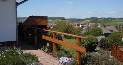 3 Sterne Ferienwohnung,ruhig gelegen,schöne Aussicht,Grundversorgung im Ort