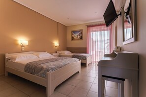2 chambres, coffres-forts dans les chambres, fer et planche Ă repasser