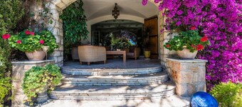 Prestigious Villa 8 bd*****, jacuzzi, independent studio, pool