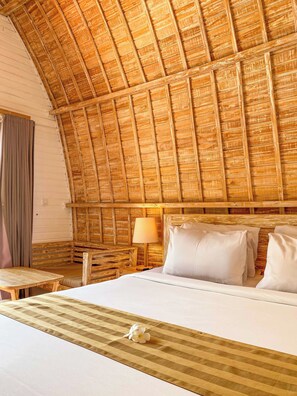 One Bedroom Bungalow with Pool View | In-room safe, desk, blackout curtains, iron/ironing board - Villa Del Mar Canggu (Canggu)