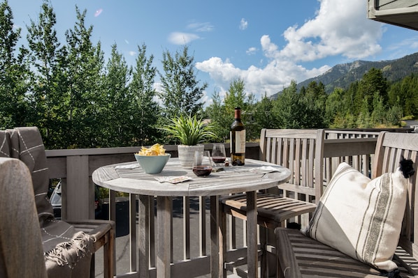 Outdoor dining - Outpost: Timber Ridge 5 - Air Conditioning and Hot Tub Access! (Teton Village)