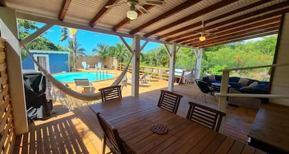 Villa Kanawa, tropical garden and private salt pool