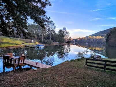 Waterfront Cabin 20 Mins to National Park & Massanutten!