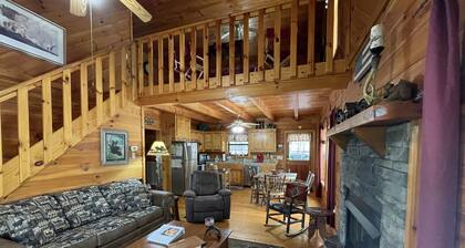 THE GETAWAY, votre expérience de la montagne avec cette cabine luxueuse dans les bois.