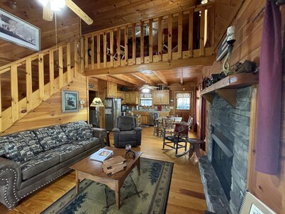 YOUR mountain experience in this luxurious amenity galore cabin in the woods!