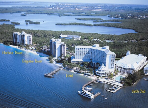 Exterior - Beachfront 3B/3B Fully Renovated Condo on Private Beach w/Heated Pool (Fort Myers)