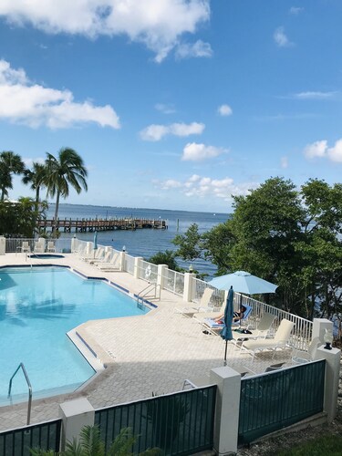Beachfront 3B/3B Fully Renovated Condo on Private Beach w/Heated Pool