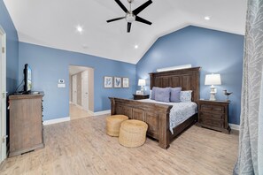 8 bedrooms, iron/ironing board, WiFi, bed sheets