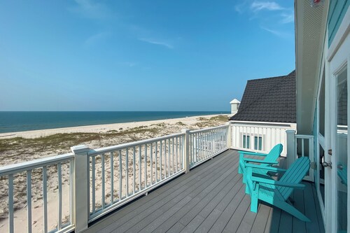 Beach front 8br home w/private pool, arcade, luxury services, & pet friendly