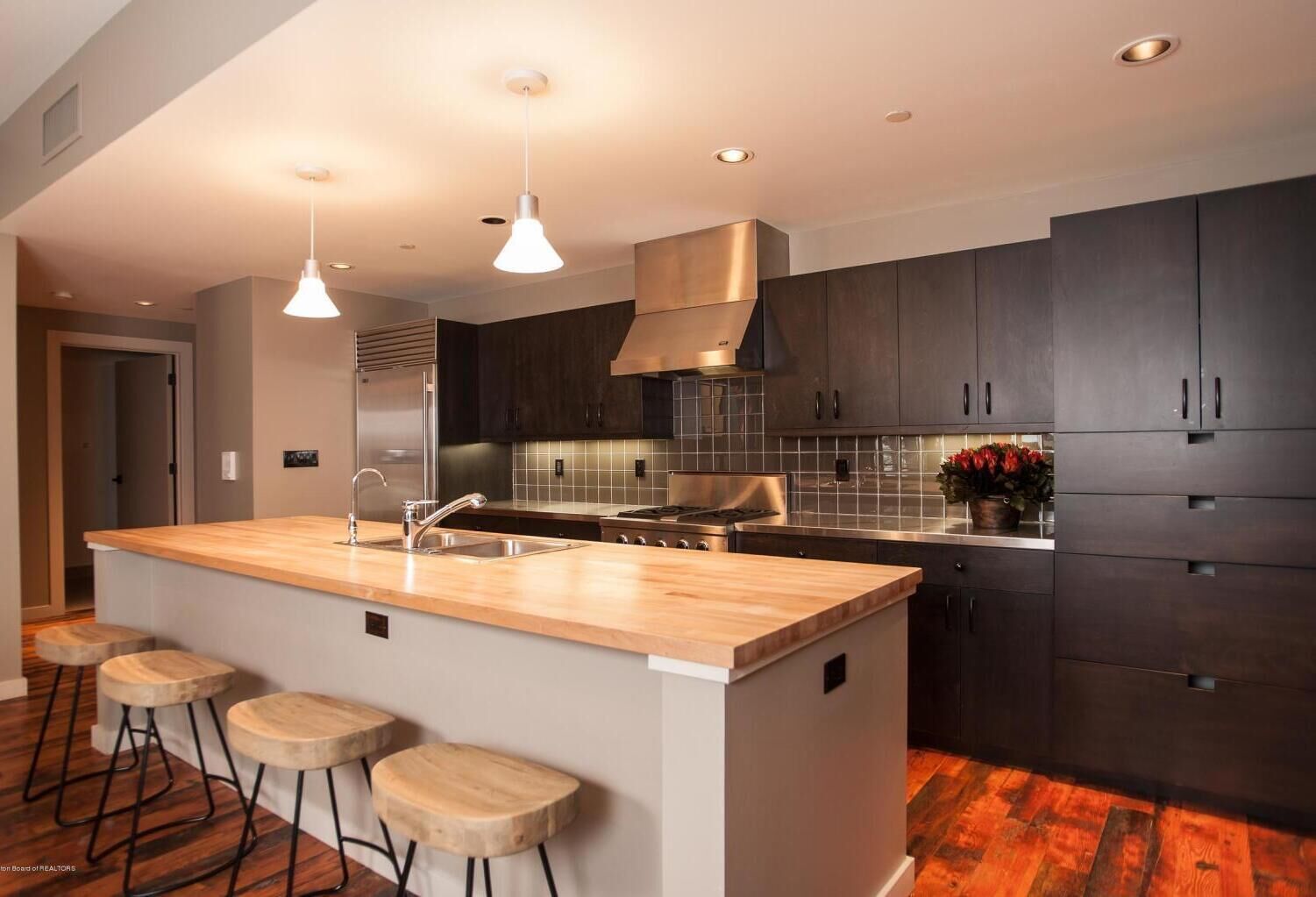 冰箱、微波炉、烤箱、炉灶