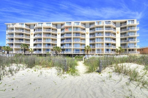 Direct Oceanfront • Updated 3BR • Pool & Balcony