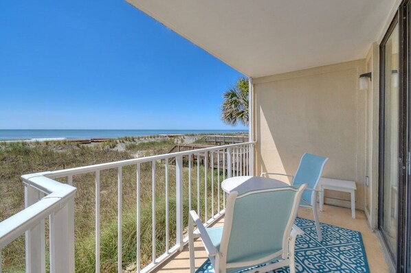 Property grounds - Direct Oceanfront Condo • Pool & Balcony (North Myrtle Beach)