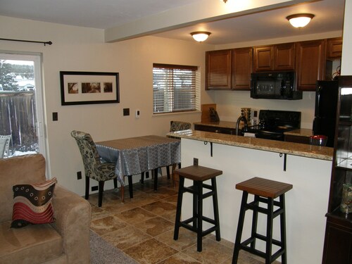 Central Fairplay Condo - granite counters, heated floors - STR permit#2022013136