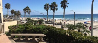 Frente al mar de 2 dormitorios 2 baños condominio