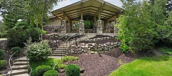 90+ 5 stars Best Reviewed Condo in Lake Geneva