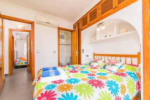 2 bedrooms, in-room safe, iron/ironing board, free WiFi - CARABELA BEACH for 4 with pool 10 m from the beach (Alcúdia)