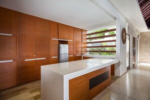 Vila, 2 kamar tidur, kolam renang pribadi | Dapur pribadi | Lemari es, microwave, kompor, dan ketel listrik