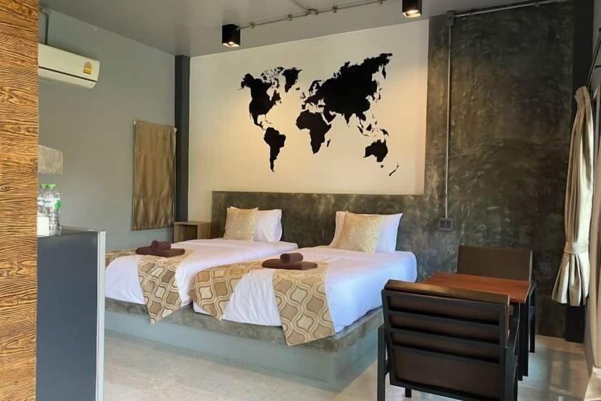 Blackout drapes, free WiFi, bed sheets