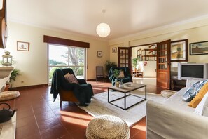 Villa, 3 Bedrooms, Private Pool, Sea Facing | Living area