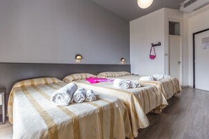 Caja de seguridad en la habitación, escritorio y wifi gratis